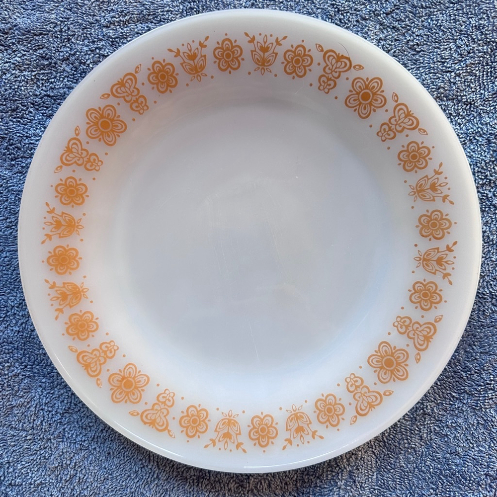 Vintage Termo-Rey 9” Dinner Plate Butterfly Milk Glass Made In Brazil #1101